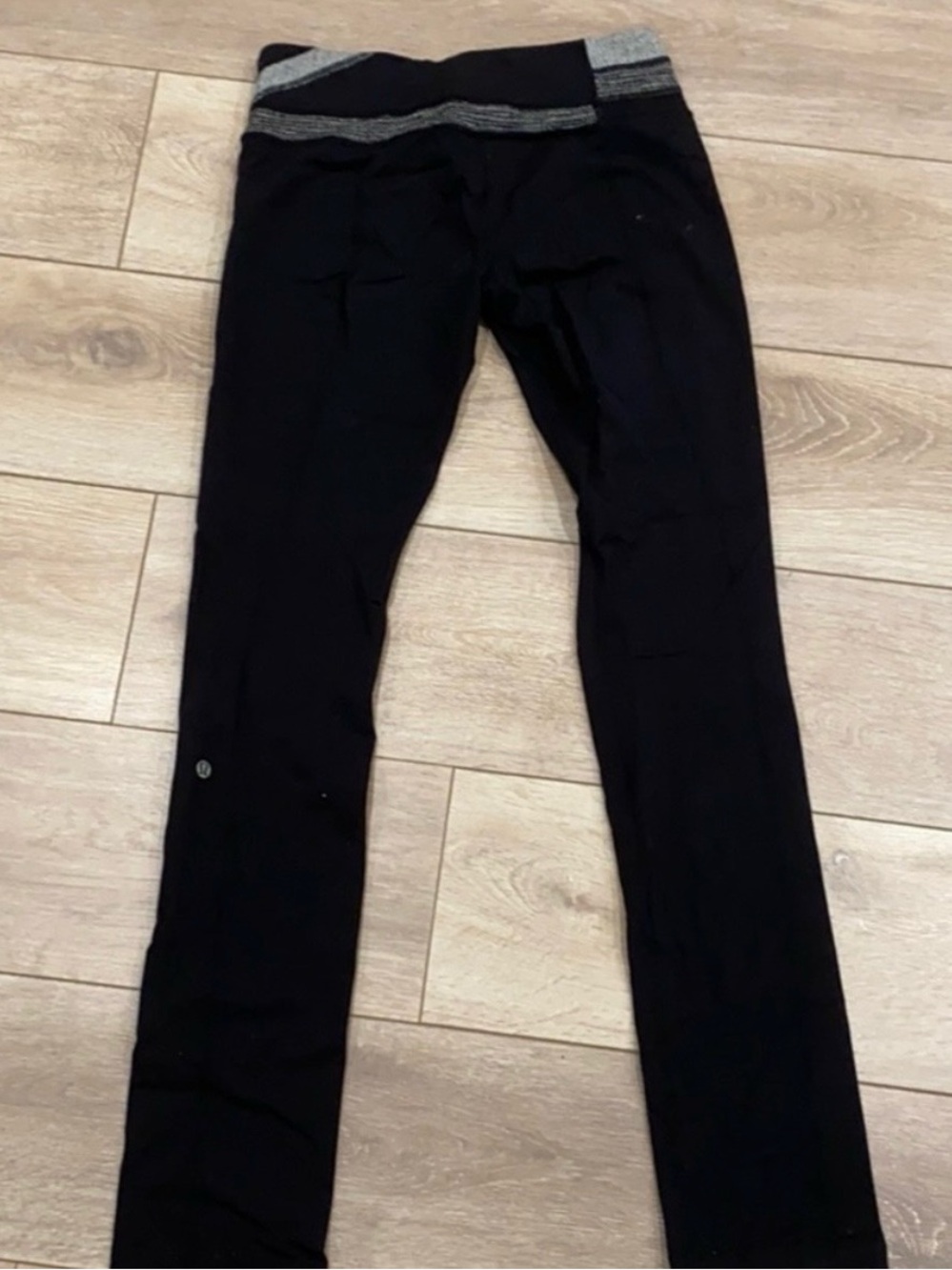 🍋Lululemon Black Leggings with Gray Quilted Waistband - Picture 3 of 8
